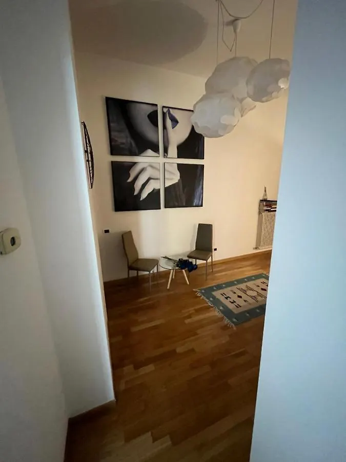 Affittacamere Dreams rental lecco central station